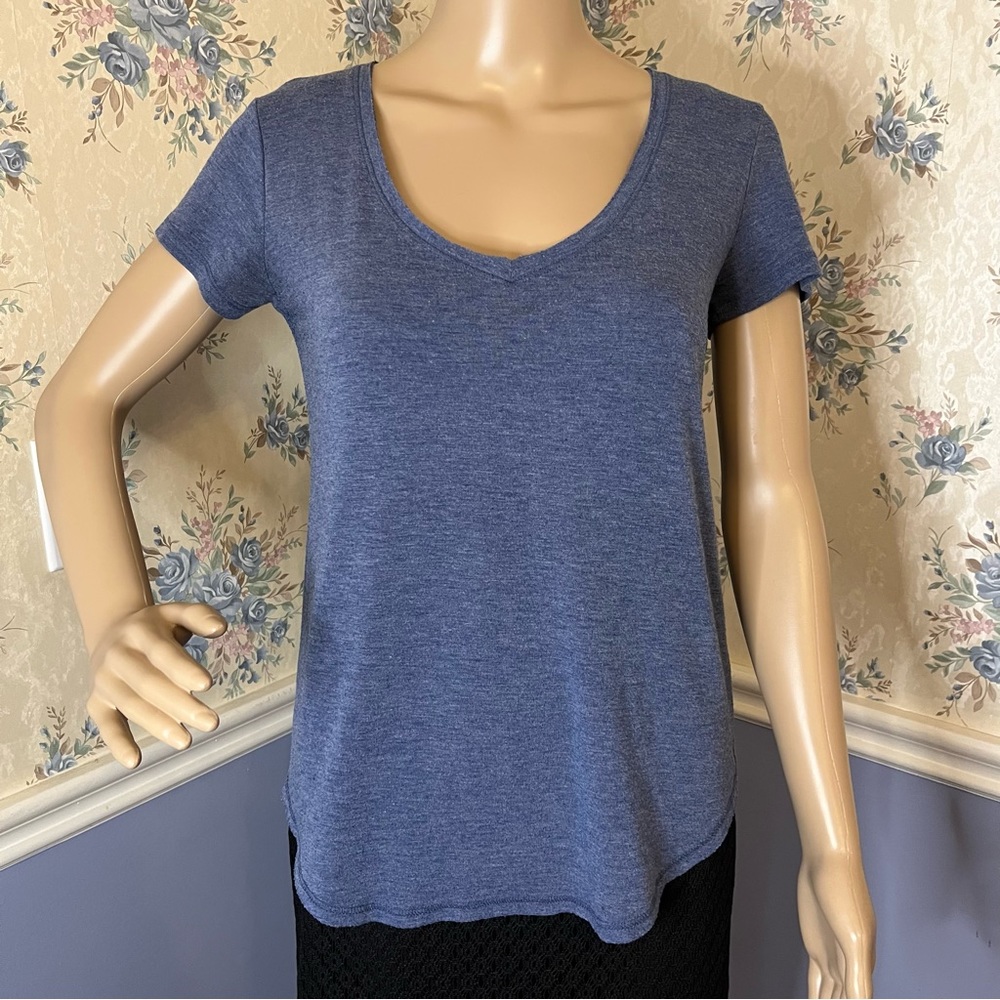 SO Perfect Tee Relaxed Fit Blue Shirt, Size XS